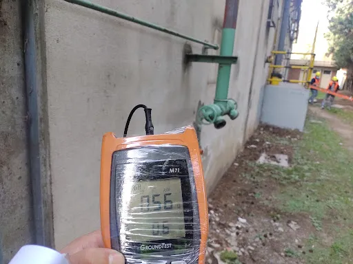 Medición de resistencia de puesta a tierra 0.56 ohms